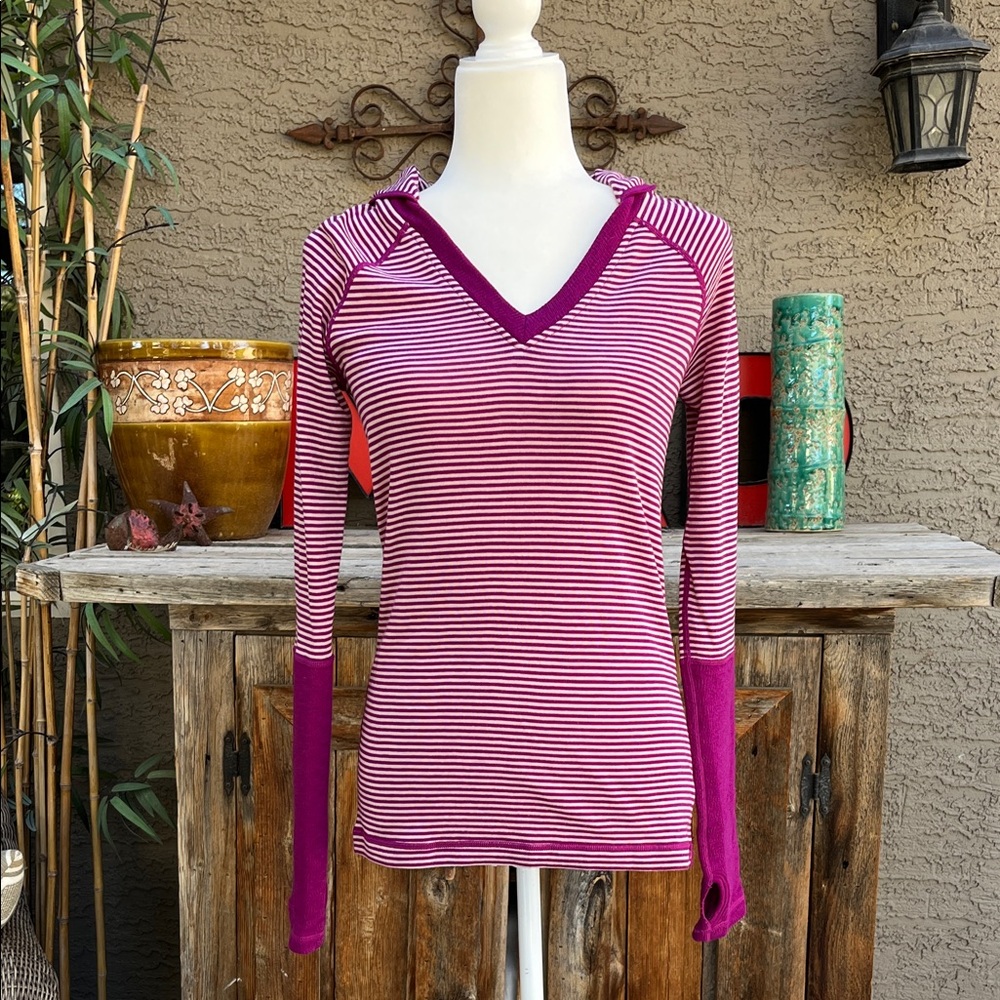 Striped V-Neck Long Sleeve Top